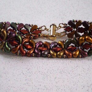 Fleur de lis Bracelet; Hand Beaded, High Fashion, Fleur de Lis, Gift